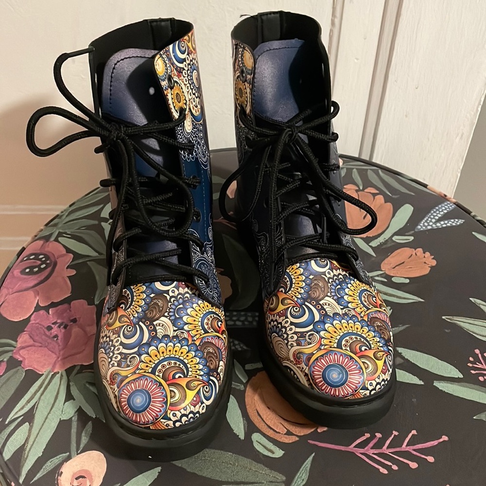 Yes We Vibe Boots-Colorful Flower Mandala-Size 9.5